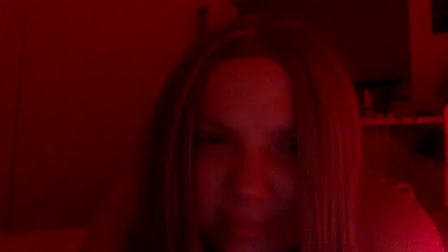 Snapshot of Dolaa11 chatting on 12.04.25 Dolaa11 online show from 12.04.25