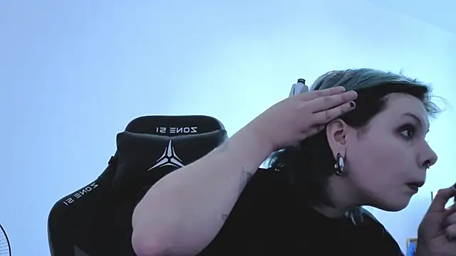 Snapshot of Alice_Zev chatting on 09.11.25 Alice Zev online show from 09.11.25