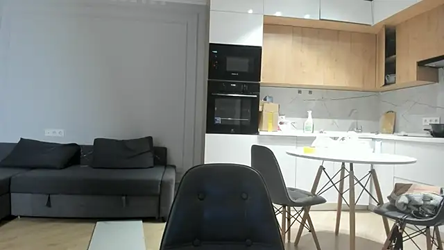 heexhia online show from 12.21.25