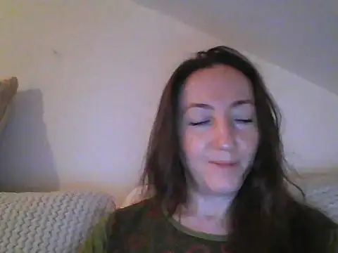 Snapshot of Valessya chatting on 06.15.26 Valessya online show from 06.15.26