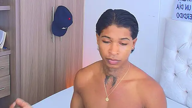 Snapshot of cassian_gold chatting on 06.02.26 cassian gold online show from 06.02.26