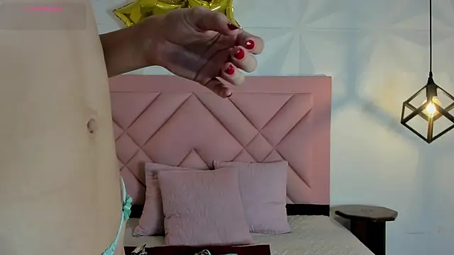 Snapshot of Caroline_daring chatting on 07.05.26 Caroline daring online show from 07.05.26