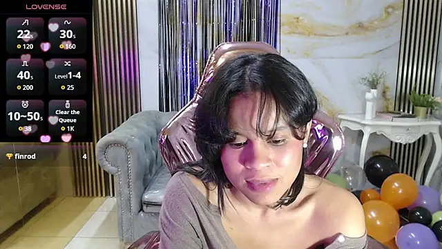 Snapshot of catalina5_s chatting on 11.05.25 catalina5 s online show from 11.05.25