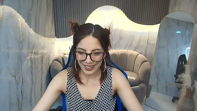 nadia r  online show from 06.20.26