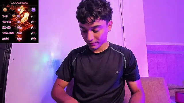 Snapshot of Austin_Cardieff_ chatting on 09.16.25 Austin Cardieff online show from 09.16.25