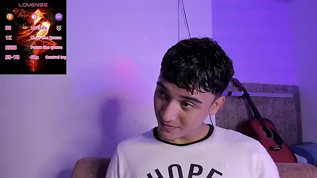 Snapshot of Austin_Cardieff_ chatting on 09.30.25 Austin Cardieff online show from 09.30.25