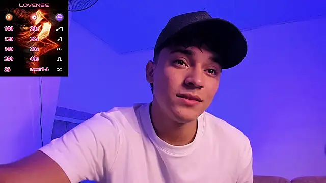 Snapshot of Austin_Cardieff_ chatting on 10.22.25 Austin Cardieff online show from 10.22.25