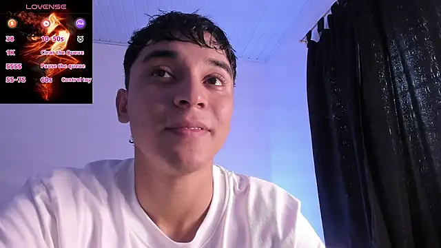 Snapshot of Austin_Cardieff_ chatting on 10.27.25 Austin Cardieff online show from 10.27.25