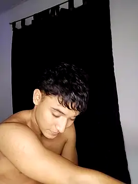 Snapshot of Austin_Cardieff_ chatting on 10.31.25 Austin Cardieff online show from 10.31.25