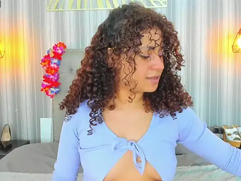 Snapshot of Sofiapassionne chatting on 02.27.26 Sofiapassionne online show from 02.27.26