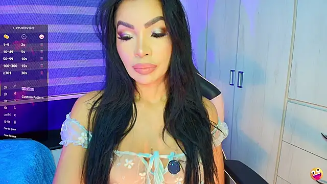 Snapshot of veronikali chatting on 09.24.25 veronikali online show from 09.24.25