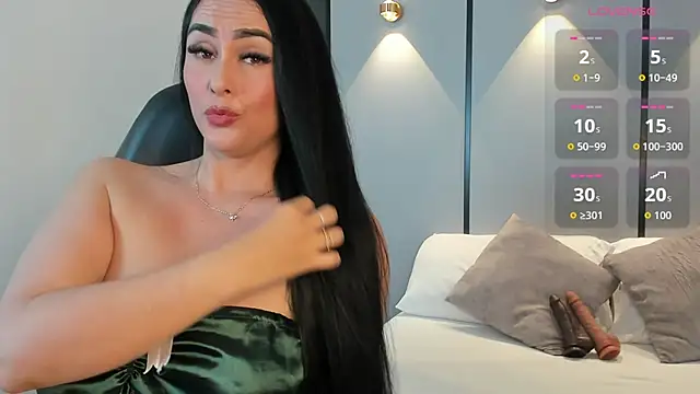 Snapshot of ashly_moonn chatting on 05.19.26 ashly moonn online show from 05.19.26