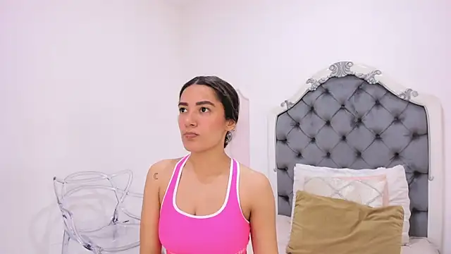 Snapshot of Skylerwhite02 chatting on 03.27.26 Skylerwhite02 online show from 03.27.26