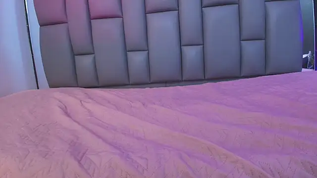 Snapshot of kissme_luna chatting on 10.04.25 kissme luna online show from 10.04.25