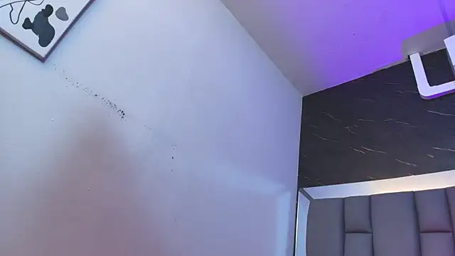 Snapshot of kissme_luna chatting on 10.06.25 kissme luna online show from 10.06.25