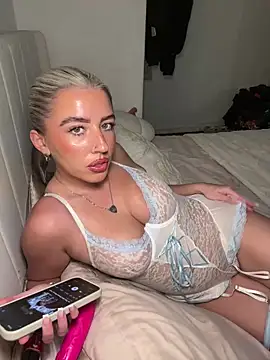 BlondeBetty online show from 02.22.26