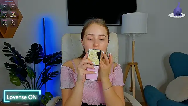 Sweet  Amily online show from 09.30.25