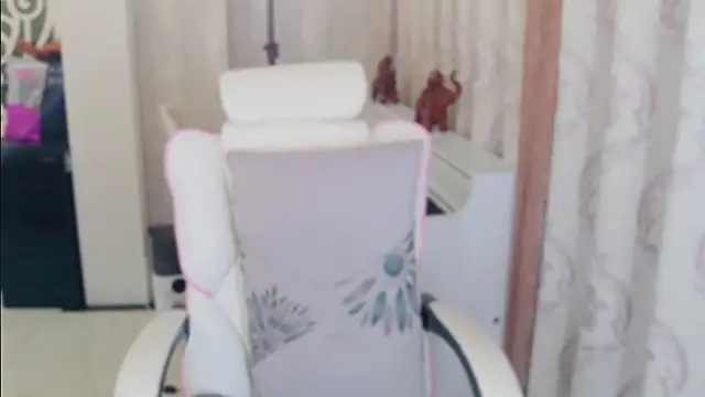 Snapshot of Aurora-77 chatting on 10.20.25 Aurora-77 online show from 10.20.25