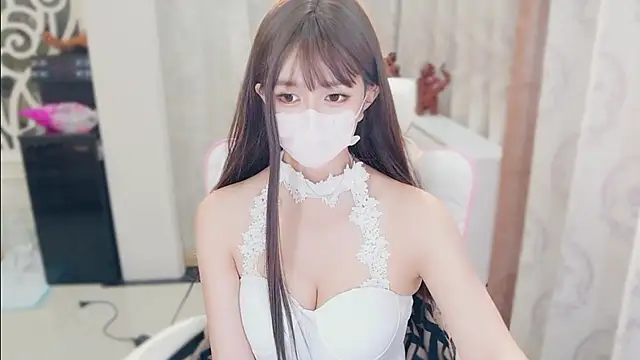 Snapshot of Aurora-77 chatting on 10.28.25 Aurora-77 online show from 10.28.25