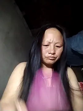 Snapshot of Samdim23 chatting on 12.17.25 Samdim23 online show from 12.17.25