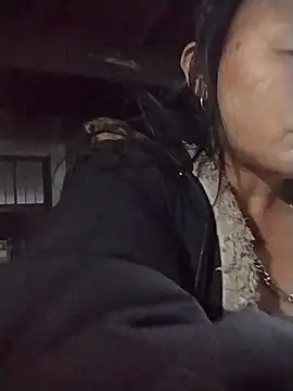 Snapshot of Samdim23 chatting on 12.22.25 Samdim23 online show from 12.22.25