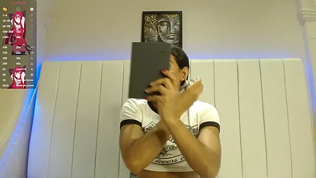 Snapshot of kendra_lux1 chatting on 11.01.25 kendra lux1 online show from 11.01.25