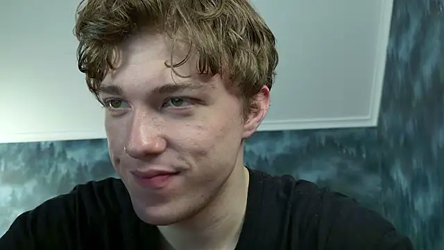 Snapshot of MarkShot_ chatting on 11.08.25 MarkShot online show from 11.08.25