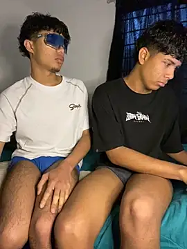 Snapshot of Leopard_play chatting on 11.15.25 Leopard play online show from 11.15.25