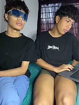 Snapshot of Leopard_play chatting on 11.25.25 Leopard play online show from 11.25.25