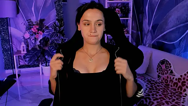 MonicaFarmer online show from 09.19.25