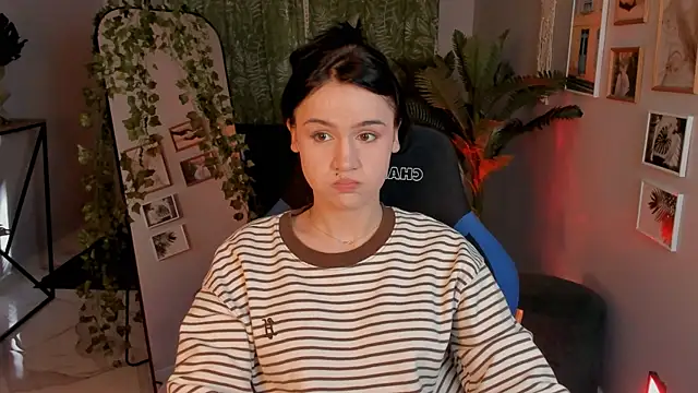 MonicaFarmer online show from 04.15.26