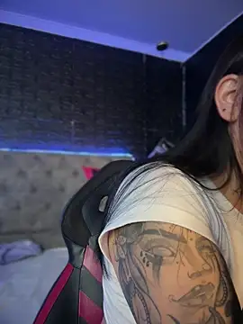 Snapshot of Megaan__More chatting on 04.12.26 Megaan More online show from 04.12.26