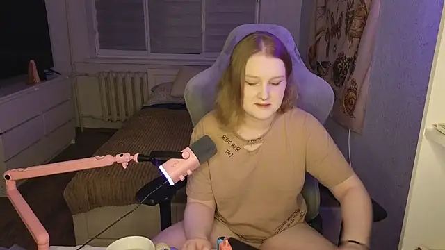 Snapshot of OliviaBlade chatting on 10.19.25 OliviaBlade online show from 10.19.25