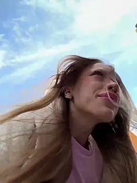 Snapshot of Sugar_Pop chatting on 09.17.25 Sugar Pop online show from 09.17.25