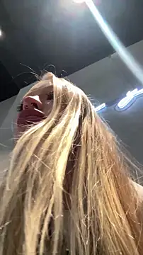 Snapshot of Sugar_Pop chatting on 09.24.25 Sugar Pop online show from 09.24.25