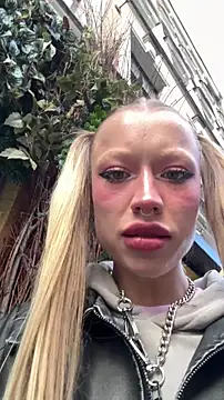 Snapshot of Sugar_Pop chatting on 09.25.25 Sugar Pop online show from 09.25.25