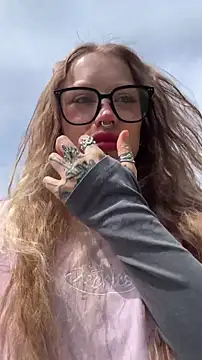 Snapshot of Sugar_Pop chatting on 04.14.26 Sugar Pop online show from 04.14.26