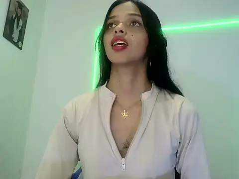 Snapshot of lucy_babyy chatting on 09.29.25 lucy babyy online show from 09.29.25