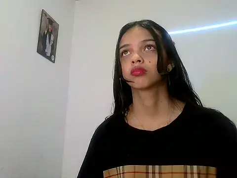 Snapshot of lucy_babyy chatting on 11.03.25 lucy babyy online show from 11.03.25