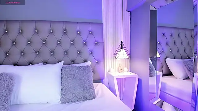 LunaBloomn online show from 01.08.26