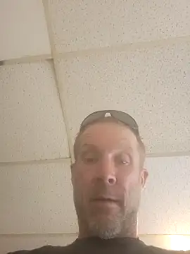 Snapshot of Mrdano0000 chatting on 10.28.25 Mrdano0000 online show from 10.28.25