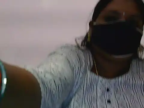 Snapshot of Nisha-telugu chatting on 10.10.25 Nisha-telugu online show from 10.10.25