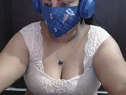 Snapshot of Nisha-telugu chatting on 11.06.25 Nisha-telugu online show from 11.06.25