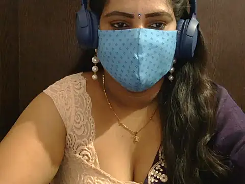 Snapshot of Nisha-telugu chatting on 11.11.25 Nisha-telugu online show from 11.11.25