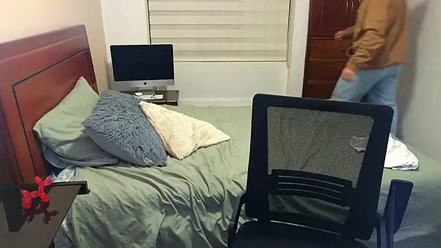 Snapshot of tightncuteass chatting on 09.30.25 tightncuteass online show from 09.30.25