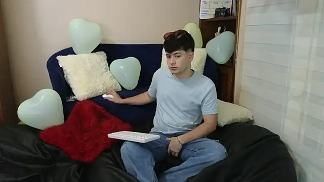 Snapshot of tightncuteass chatting on 02.10.26 tightncuteass online show from 02.10.26