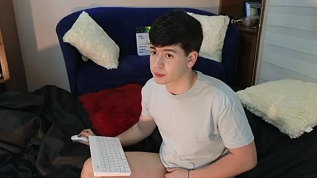 Snapshot of tightncuteass chatting on 03.01.26 tightncuteass online show from 03.01.26