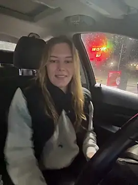 Snapshot of AllesandraLove chatting on 12.19.25 AllesandraLove online show from 12.19.25