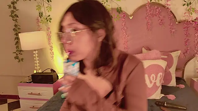 Lauuu2007 online show from 04.03.26