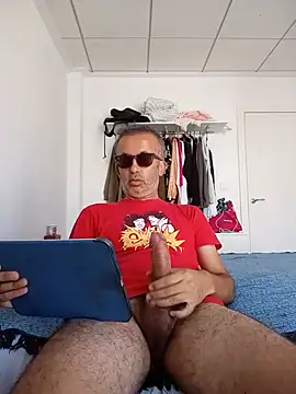 Snapshot of EmilioTaladdro chatting on 07.03.26 EmilioTaladdro online show from 07.03.26